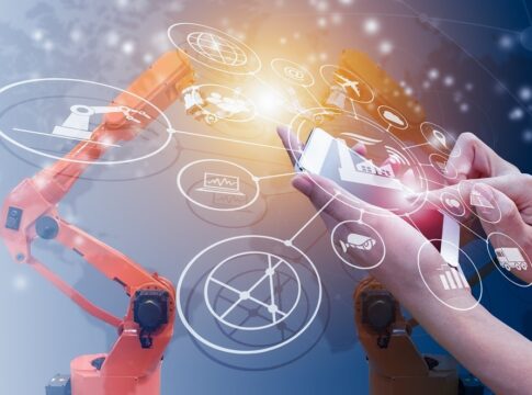 What is advanced manufacturing and how it is making effective use of technologies?