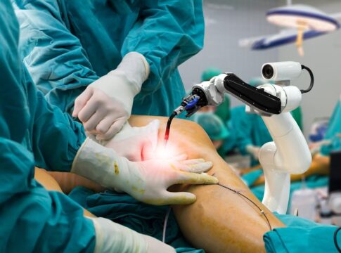 Enhancing Surgical Efficiency Through Robotics: The Role of Robots in Streamlining Procedures