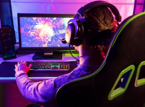 Gaming and eSports: The Rise of Competitive Gaming and Virtual Communities