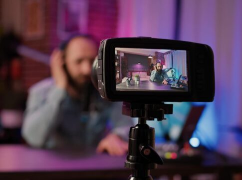 Live Streaming and Interactive Broadcasting: Engaging Audiences in Real-Time