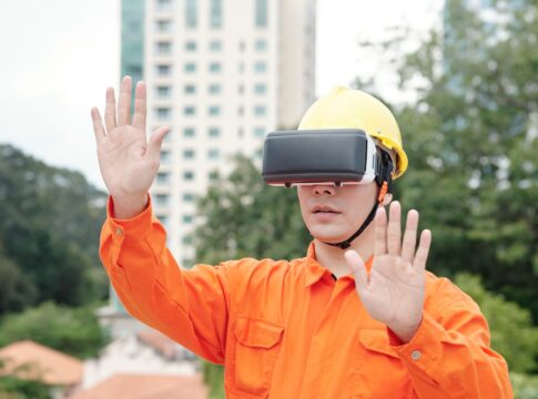 Virtual Reality Training for Construction Workers: Enhancing Safety and Skills