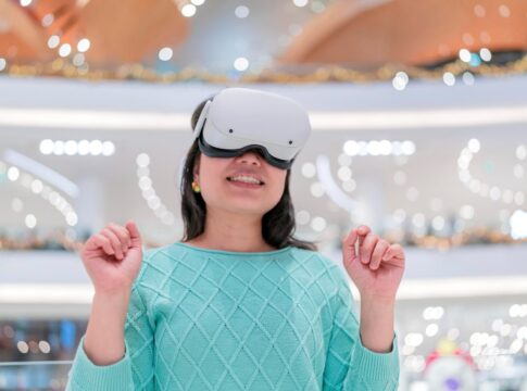 Virtual Reality (VR) Shopping Experiences: Redefining Retail in the Digital Age