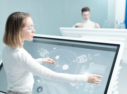 Managing IT Talent in the Digital Age: Strategies for CIOs to Attract, Retain, and Develop Tech Professionals